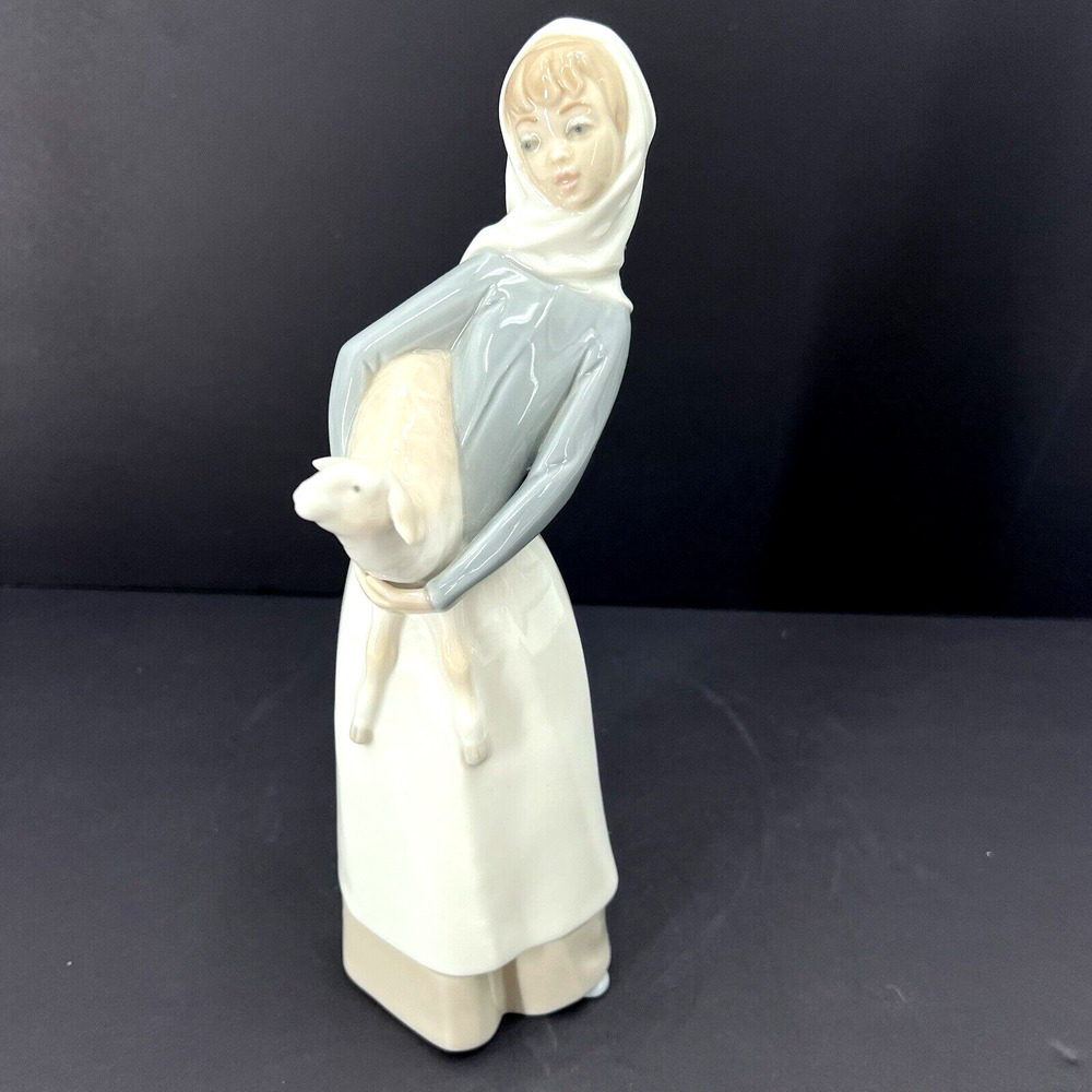 Lladro Girl with Lamb 4505 Porcelain Figurine 1970 Retired 10.5 in